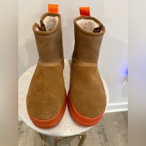 UGG Women's Classic Tech Mini